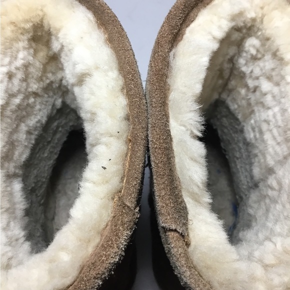 BearPaw Emma Short Suede Sheepskin Slip On Boots Size 9 EUC - Picture 7 of 8
